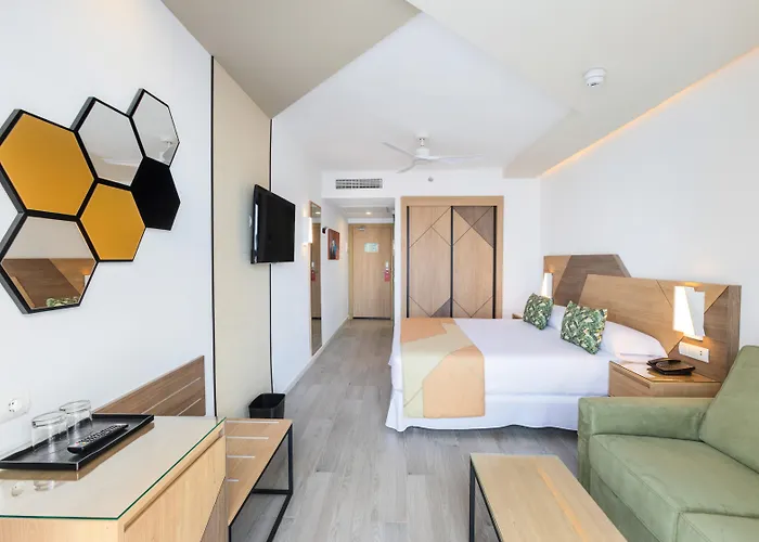 Hotels in Playa Paraiso (Tenerife)