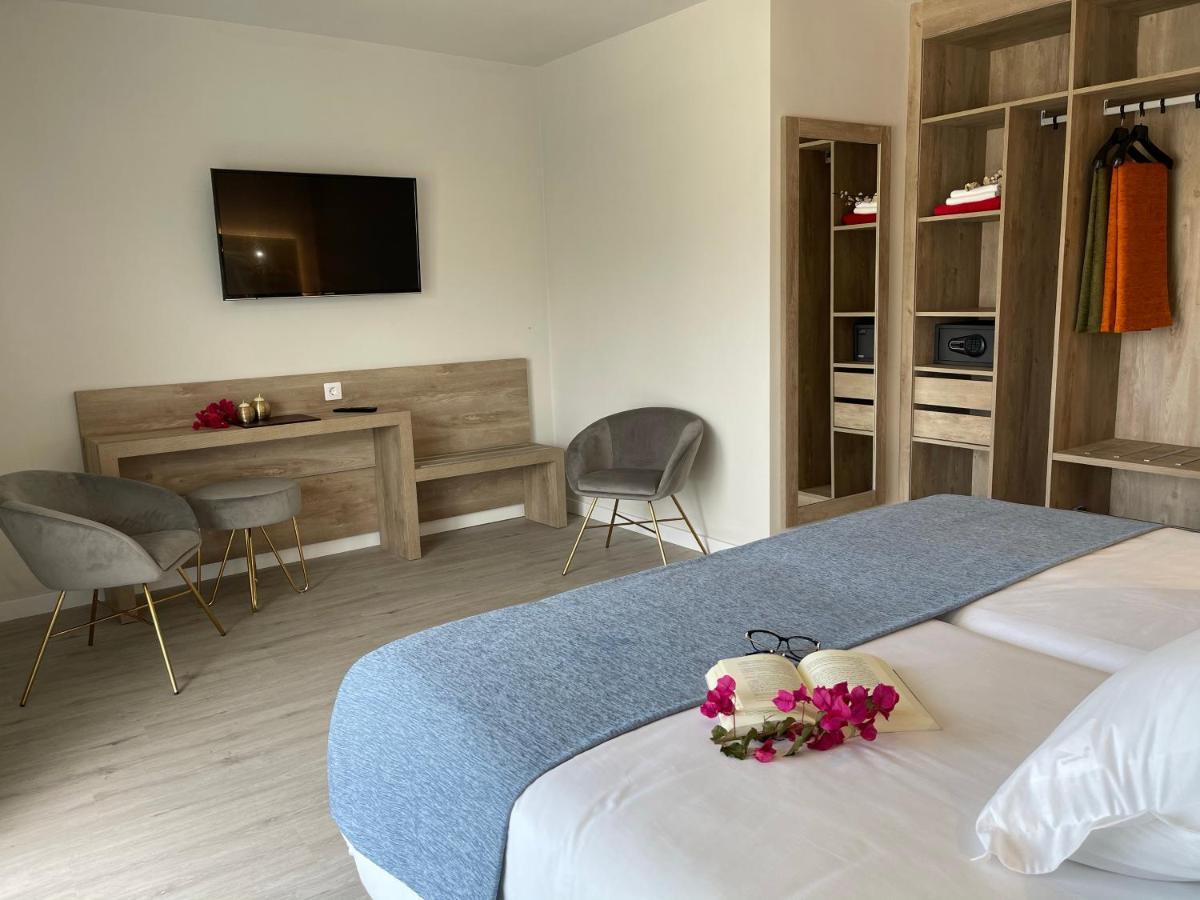 Single Room with Mountain View