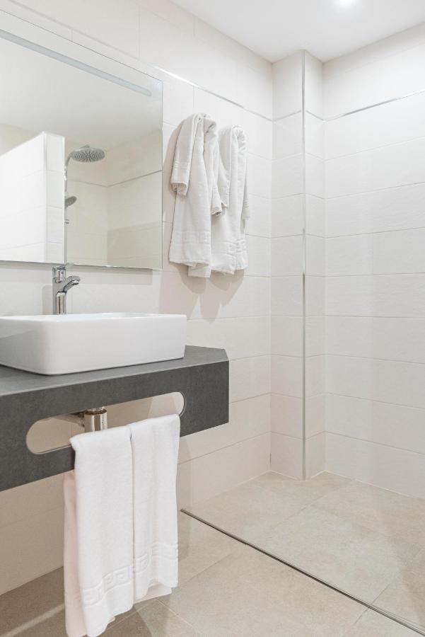 One-Bedroom Apartment with Sea View (1-3 Adults),1174080552:JPEG