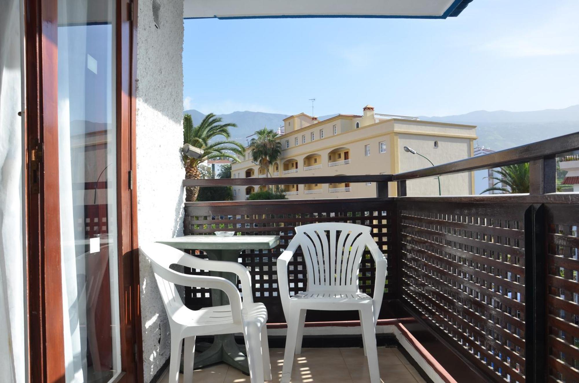 Studio Low Cost (2 Adults),1249216210:JPEG