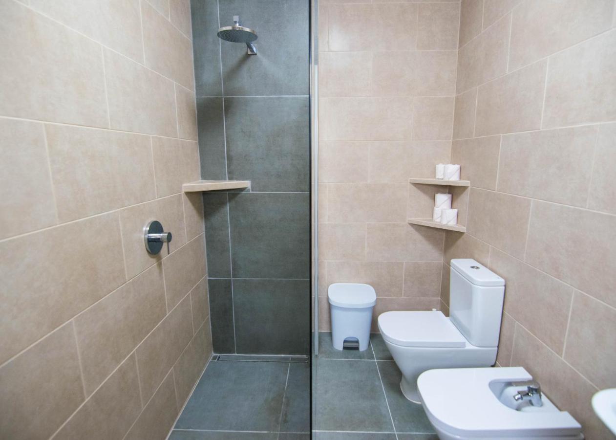 Single Room Shared Shower Toilet