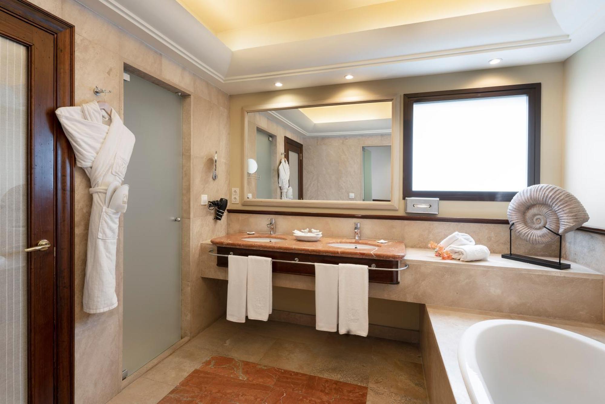 Superior Room with Lateral Ocean View