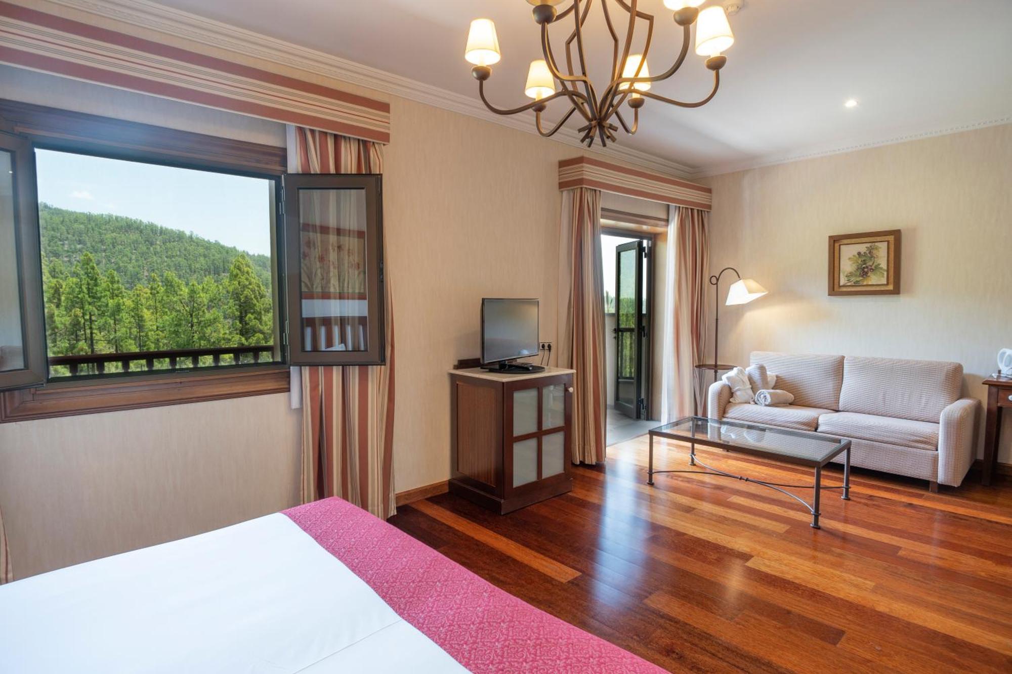 Superior Double Room Mountain View