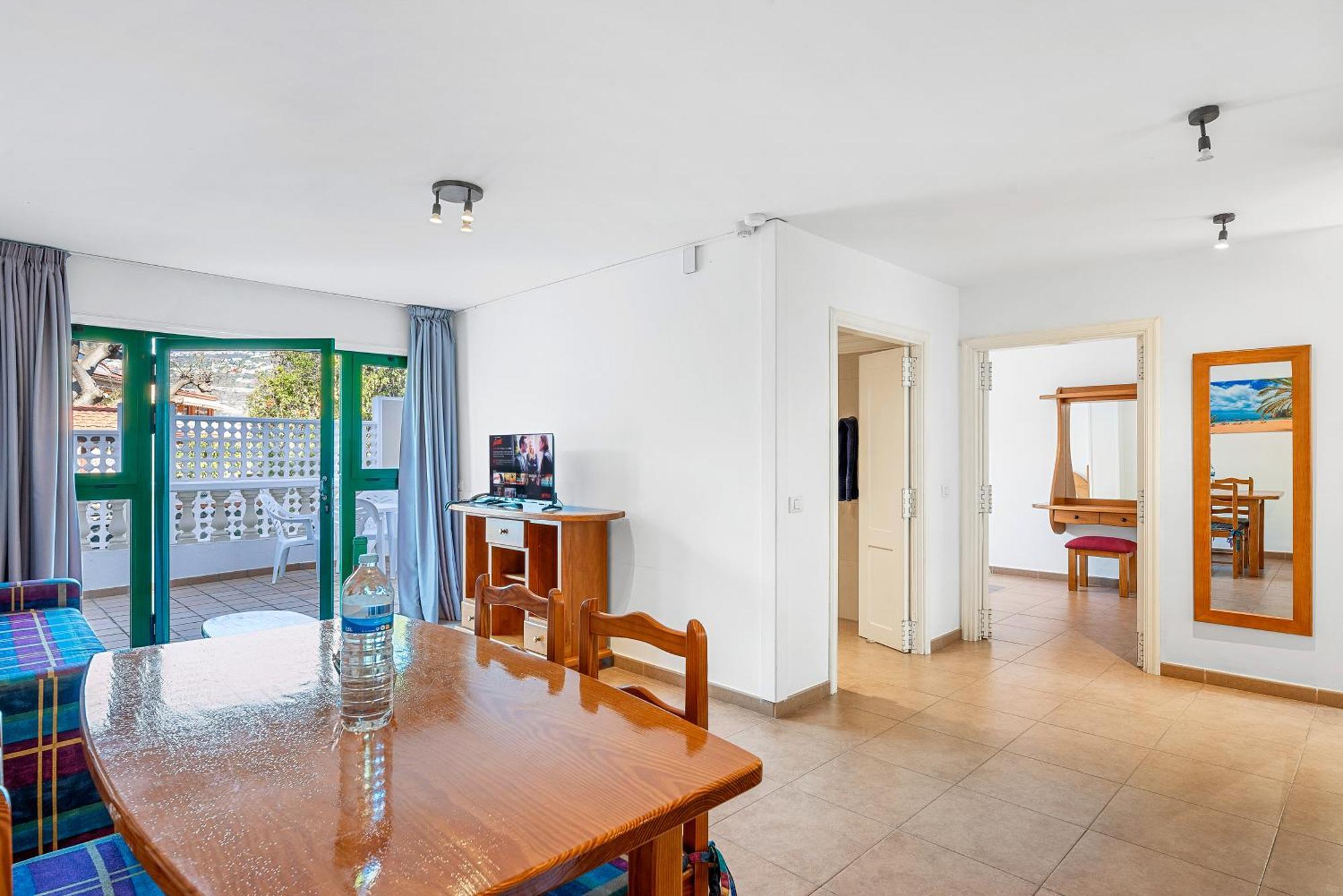 Tarahal One-Bedroom Apartment Sunny Terrace