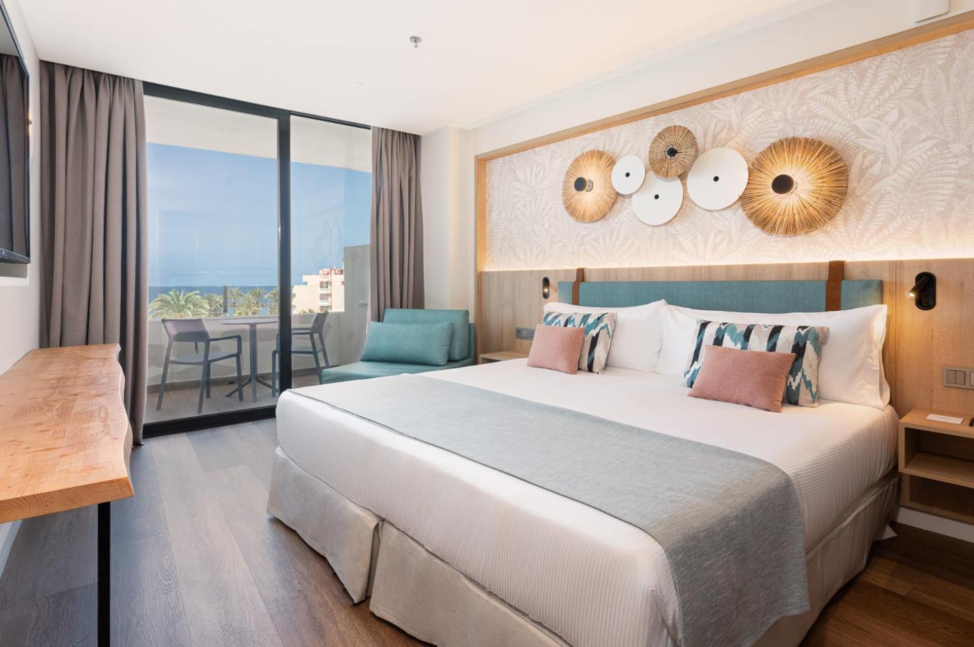 Double Room with Sea View (1 Adult)