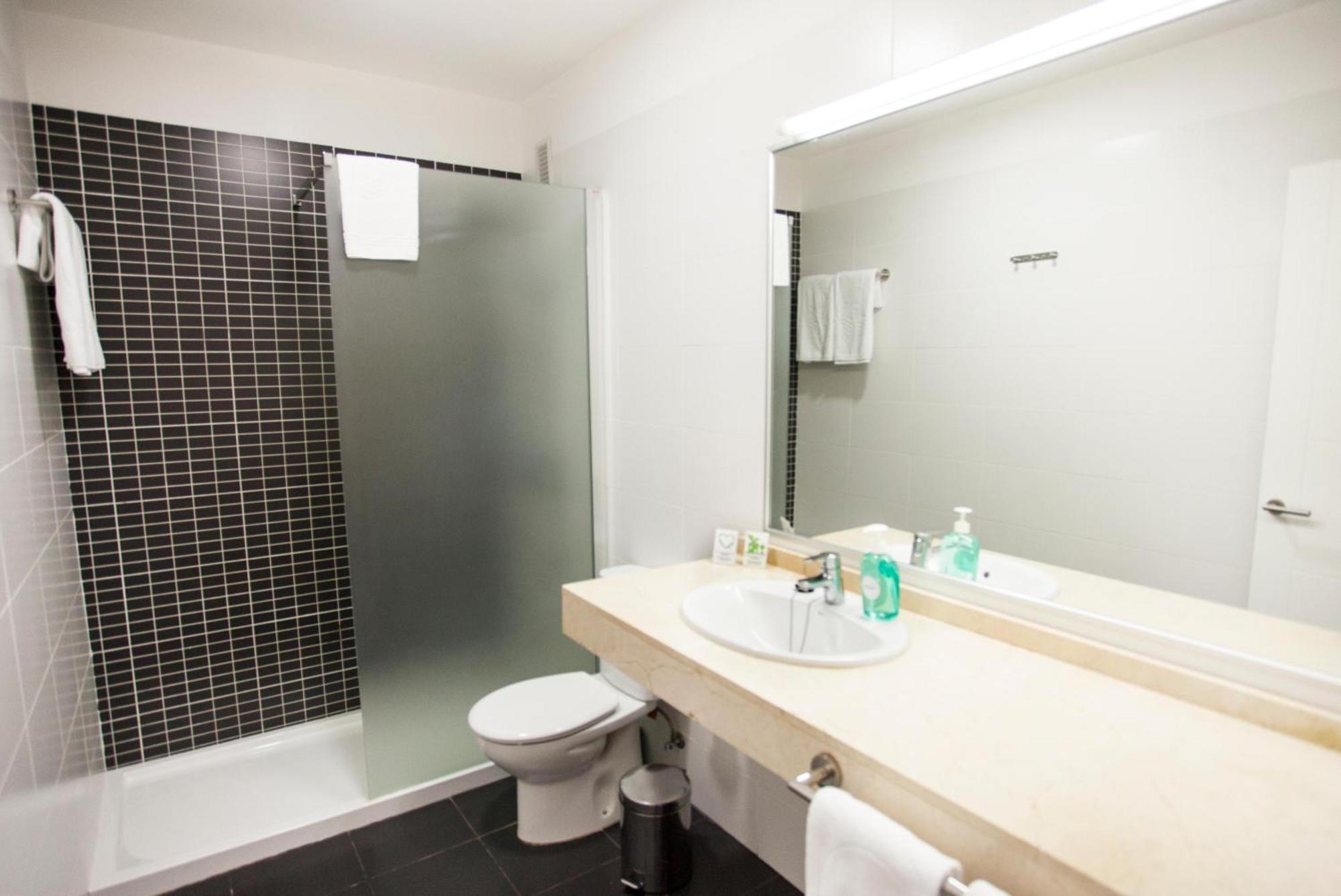 Superior One-Bedroom Apartment