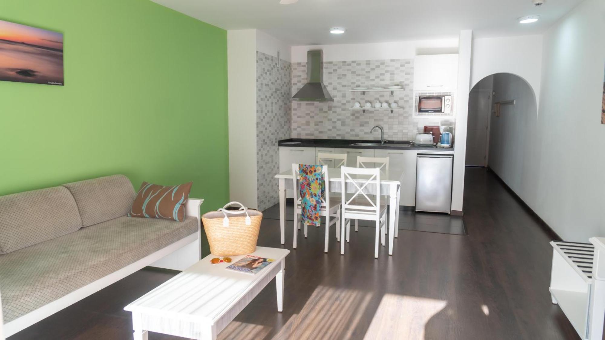 Superior One-Bedroom Apartment