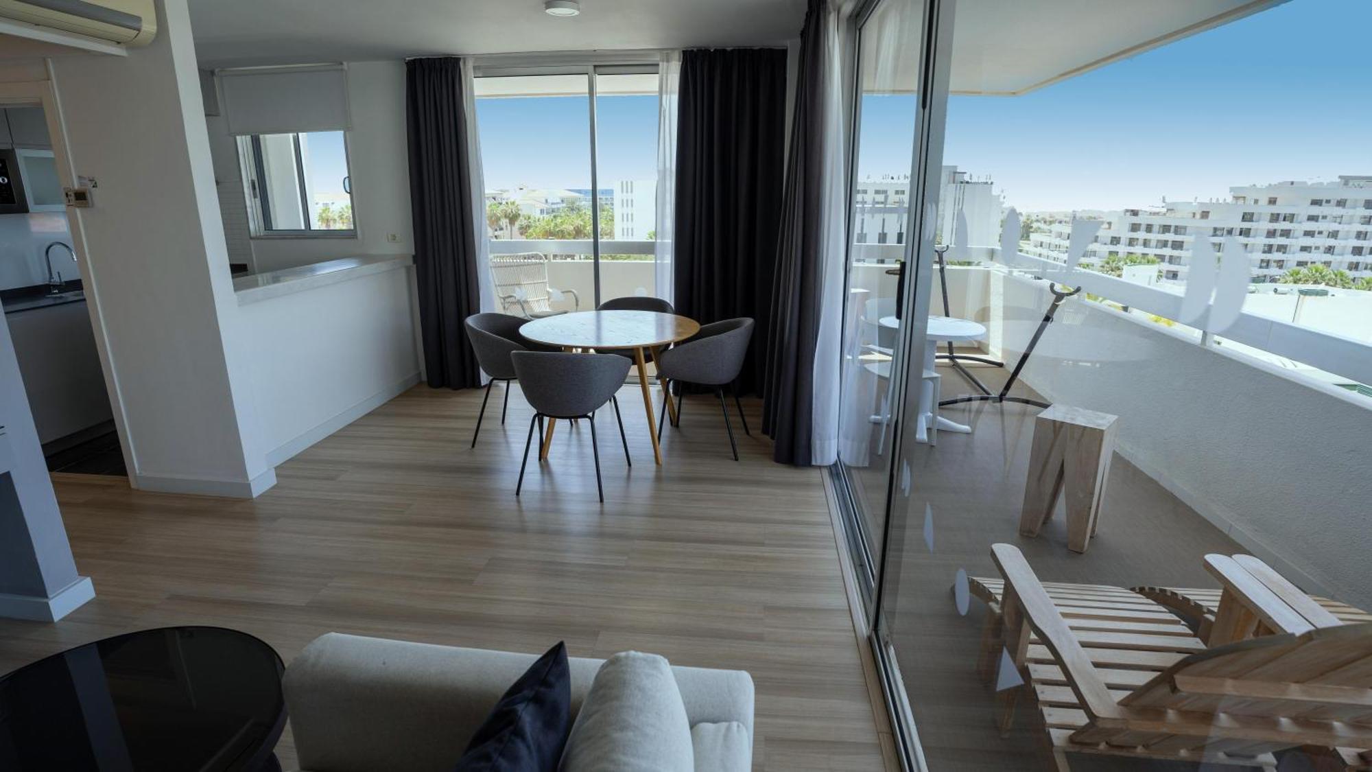 Suite Sea View,1612956946:JPEG
