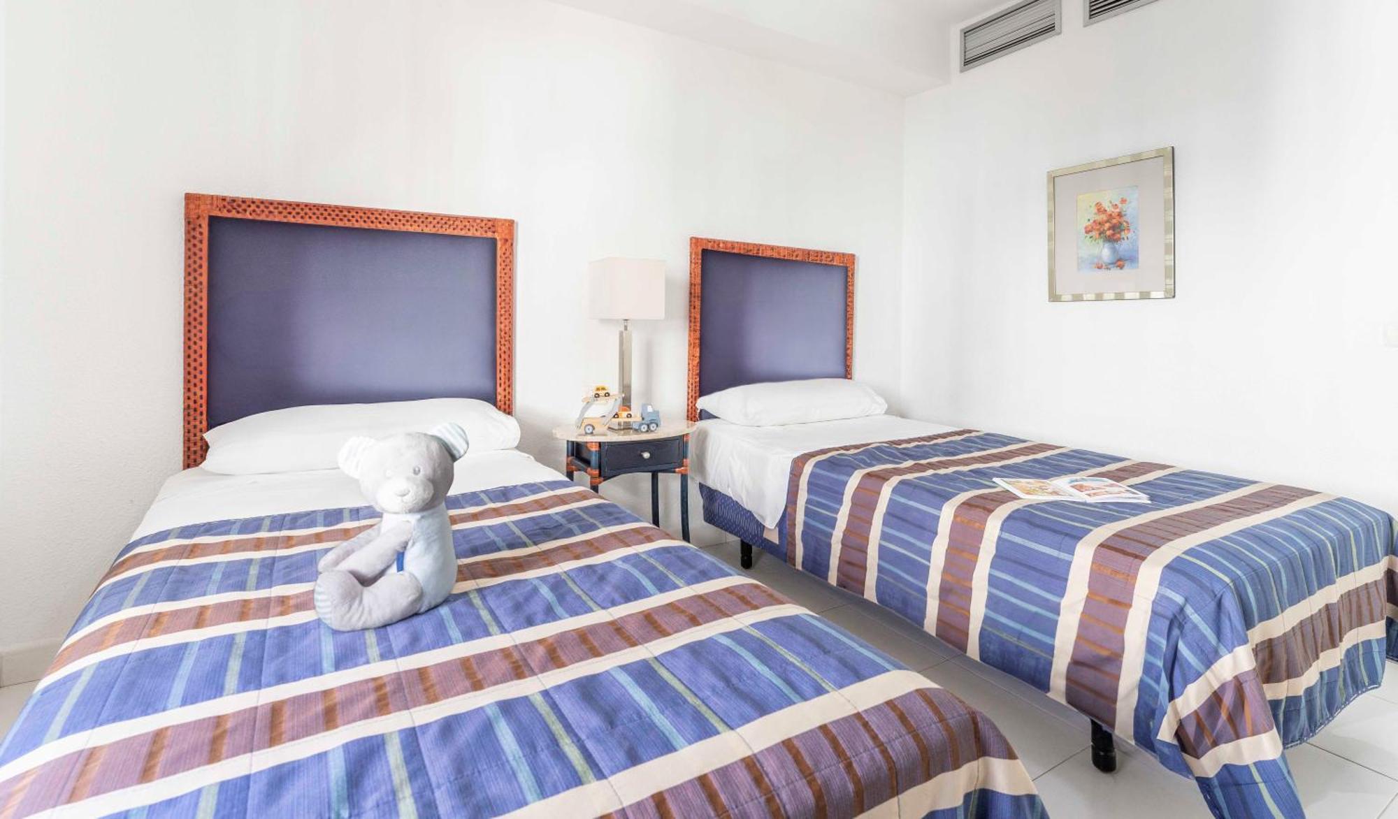 Two-Bedroom Apartment Sea View,1615405982:JPEG