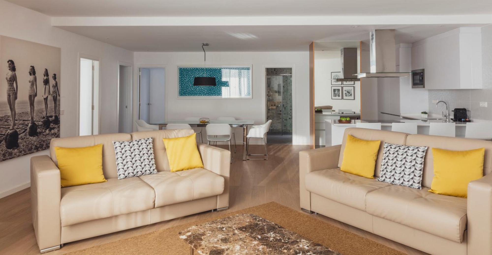 Three-Bedroom Apartment with Sea View,1619765871:JPEG