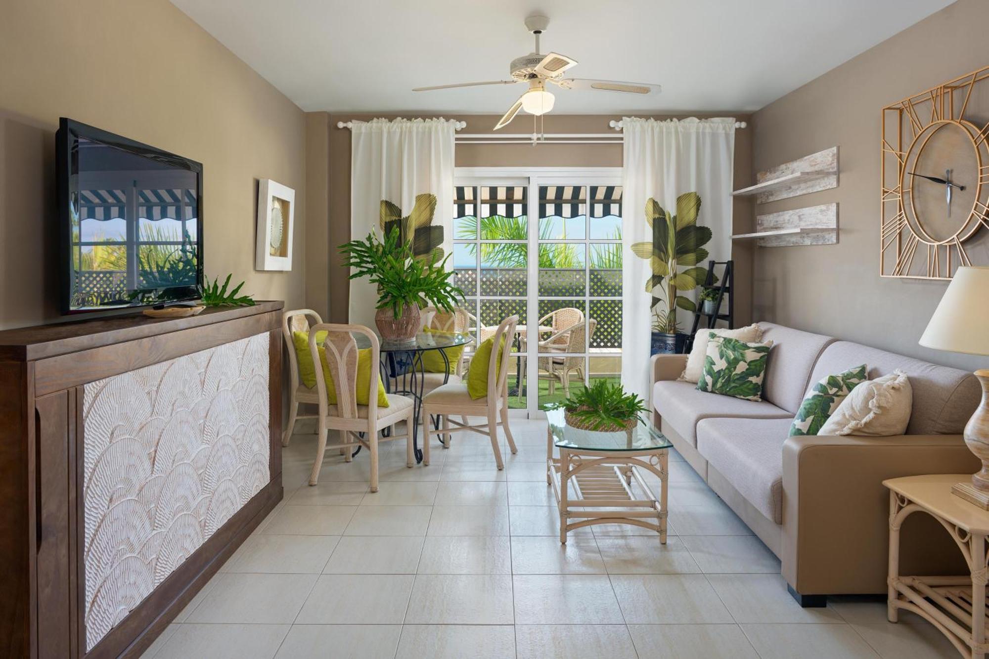 Two-Bedroom Suite,1597547369:JPEG