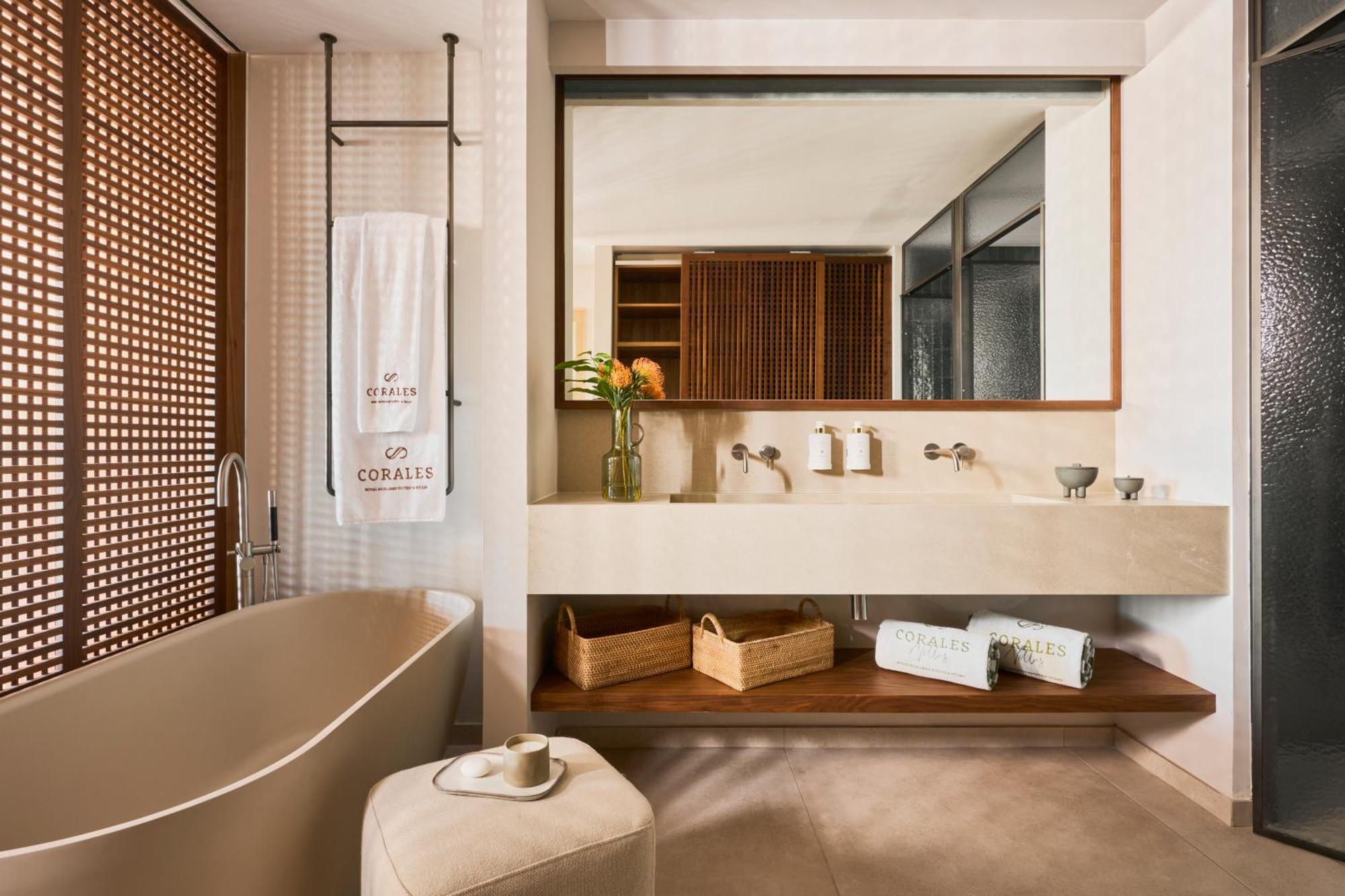 Deluxe Two-room Suite Sea View Pool