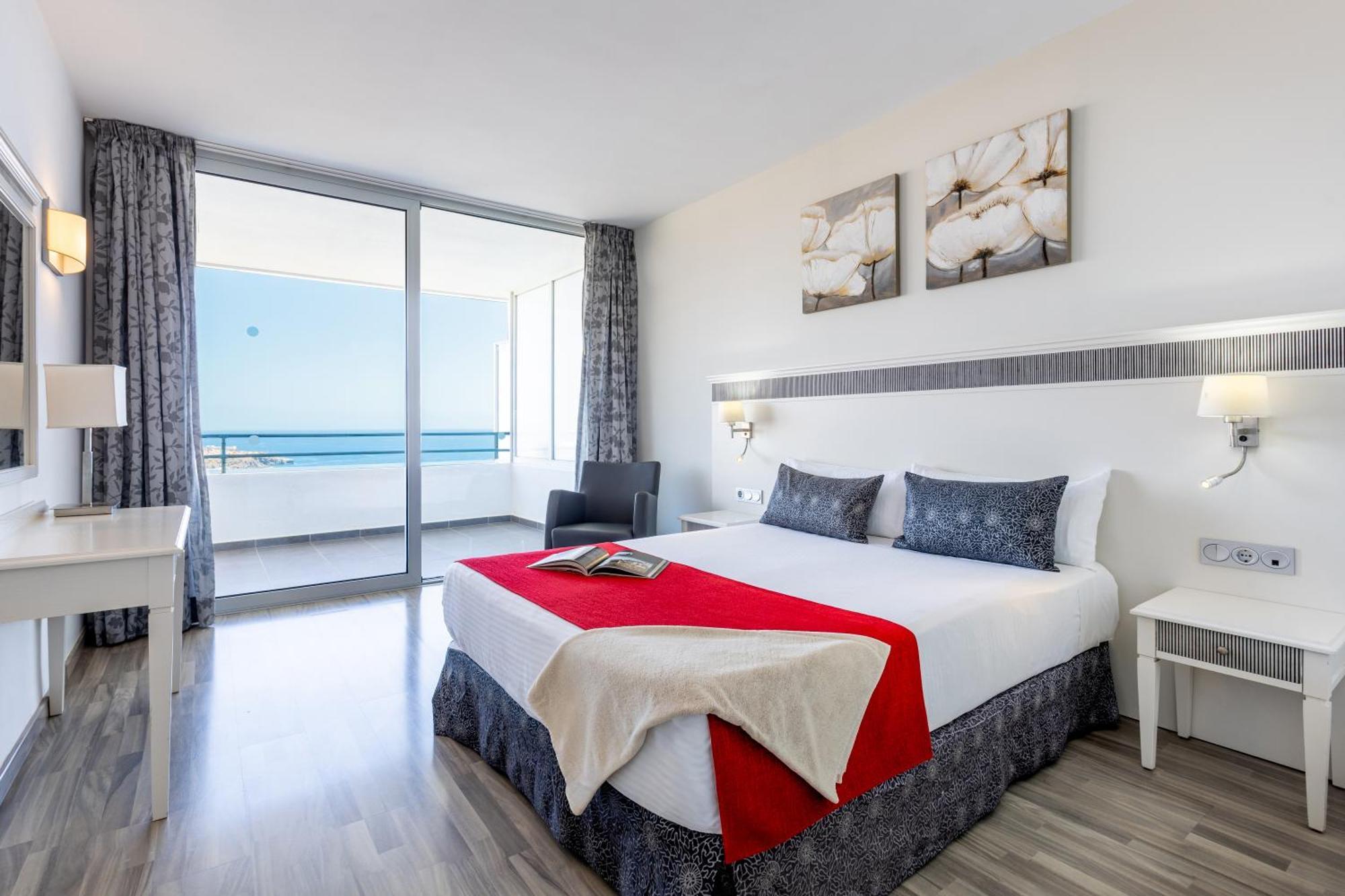 One-Bedroom Apartment Pool View