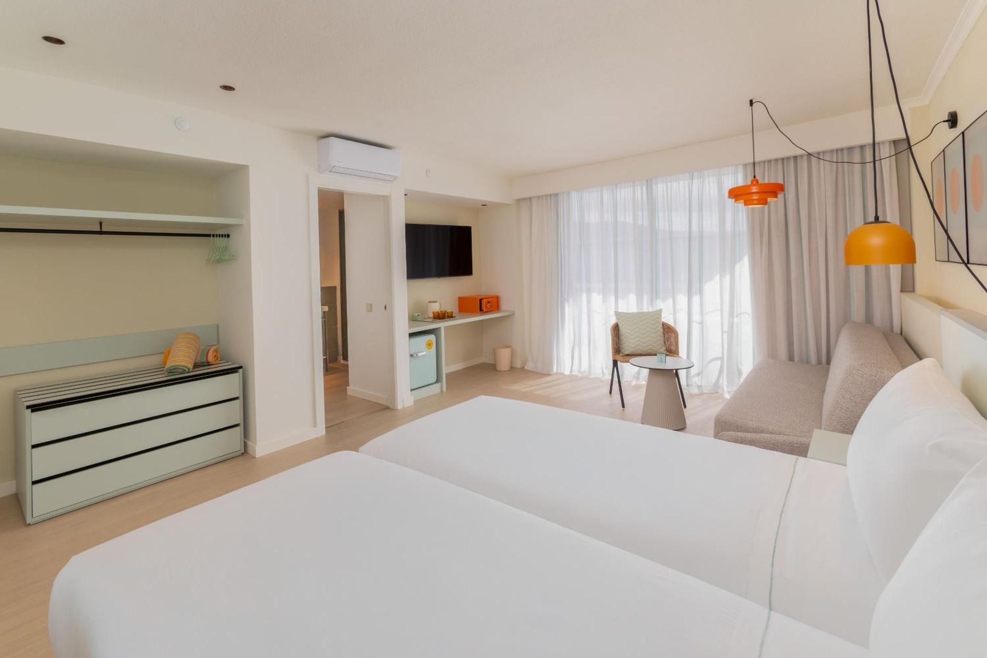 Junior Suite Skyline,1758532677:JPEG