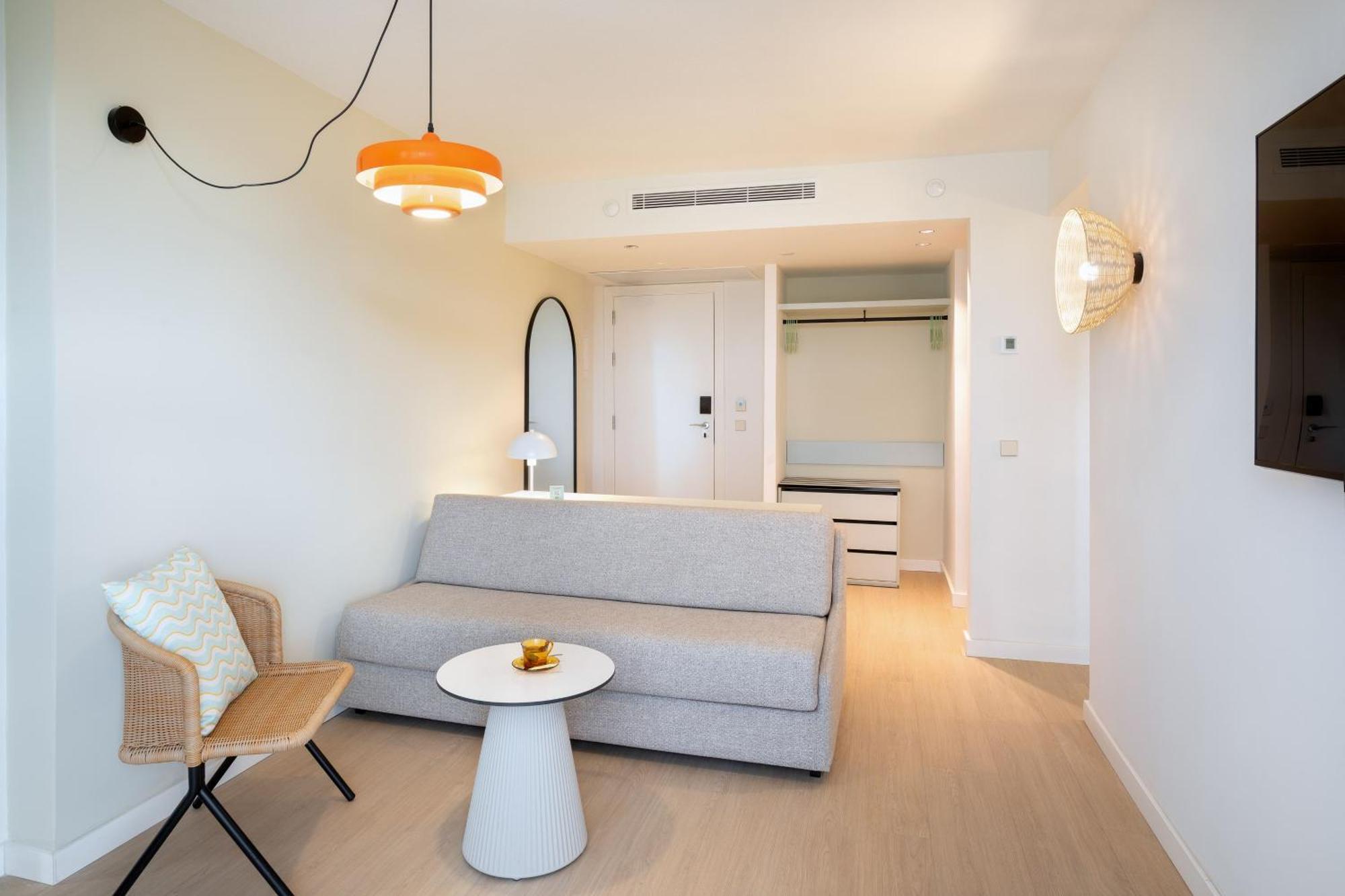 Sol Room with Lounge,1758532648:JPEG