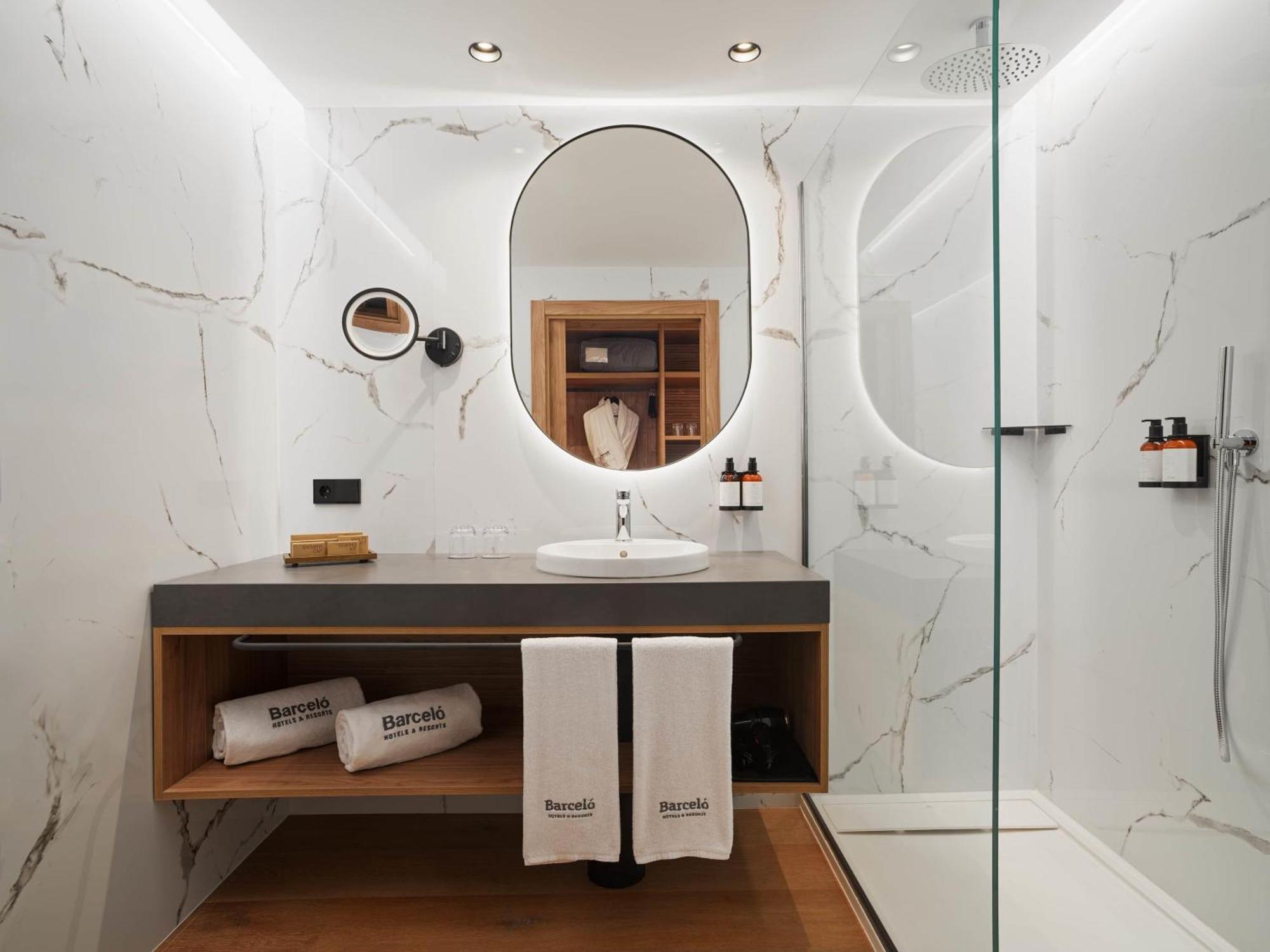 Double or Twin Room with City View
