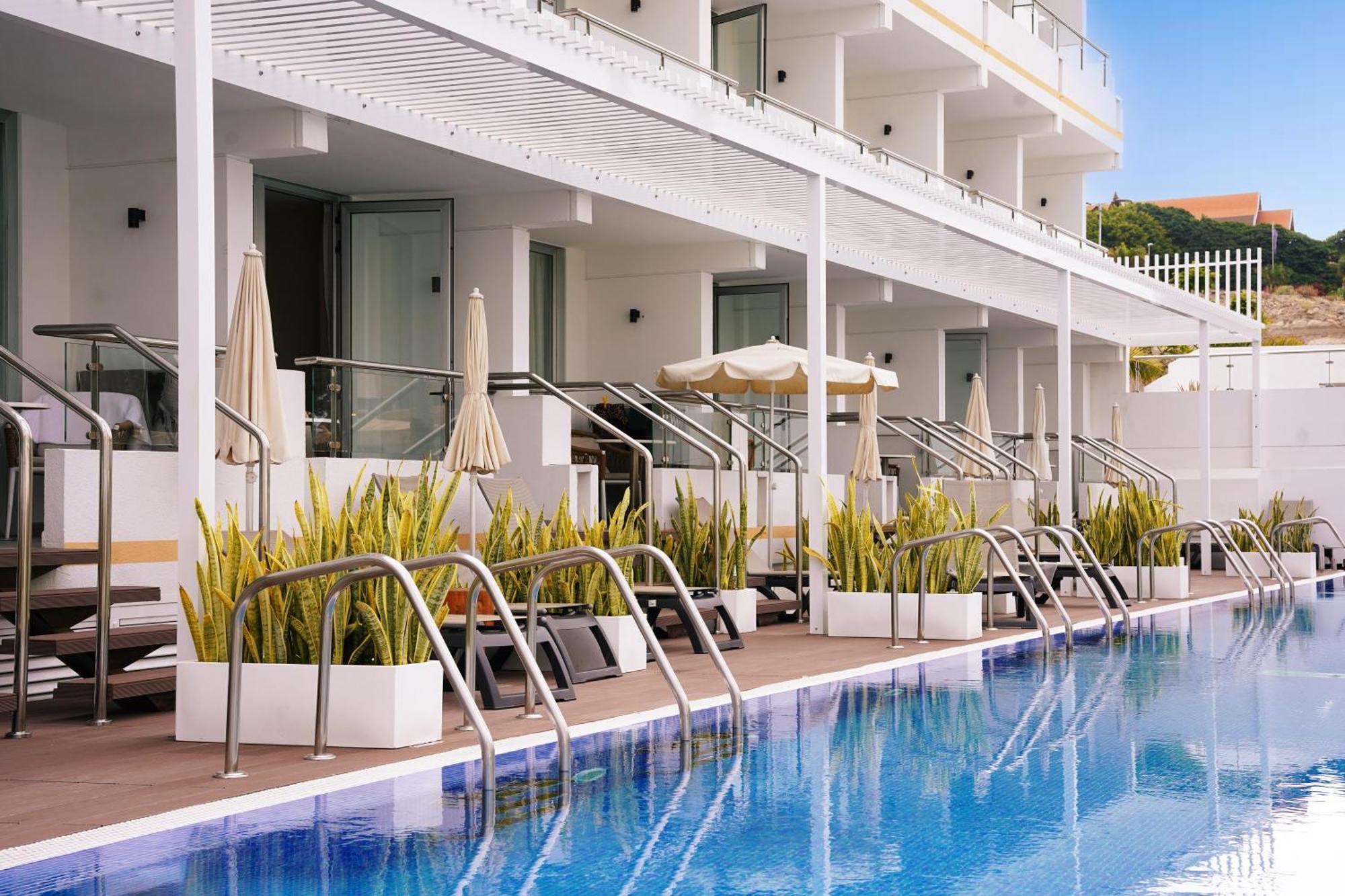 Junior Suite Swim Up