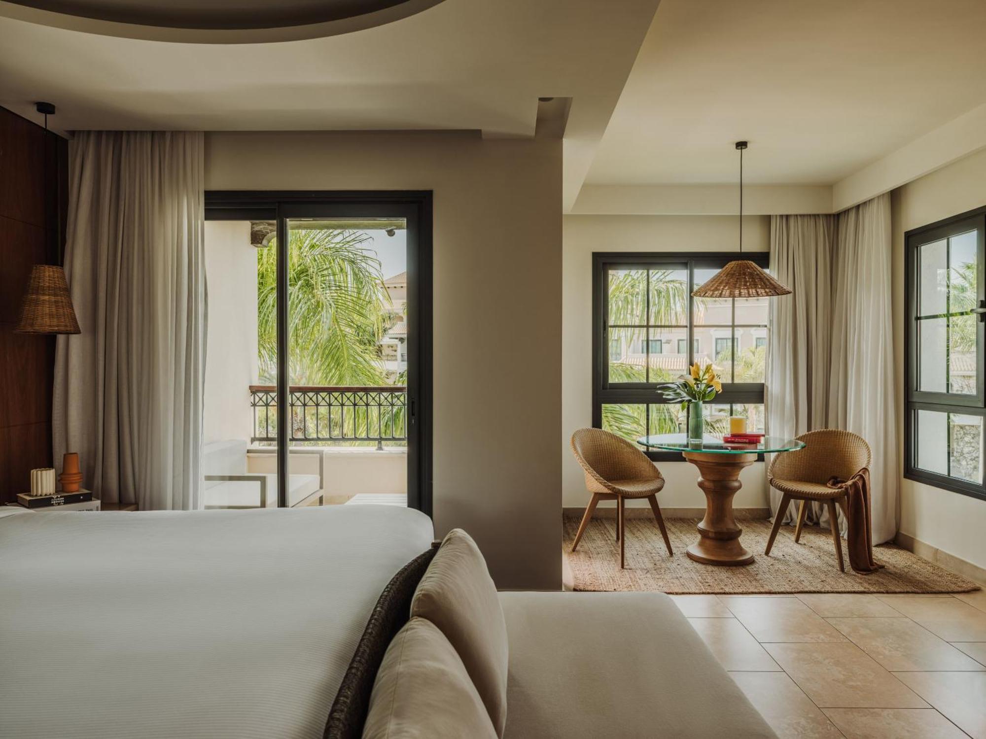 Suite Junior Red Level