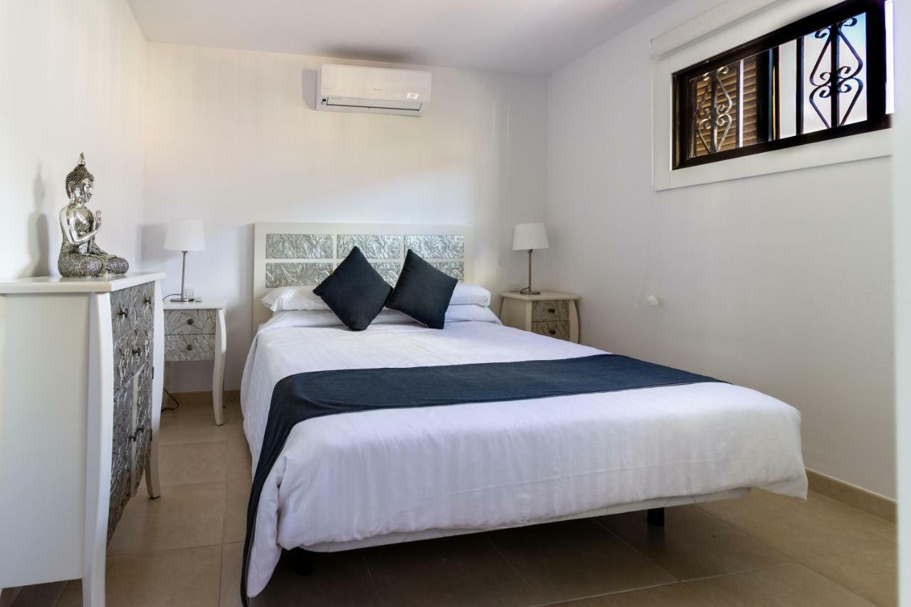 One-Bedroom Penthouse Apartment Plus,1549774654:JPEG