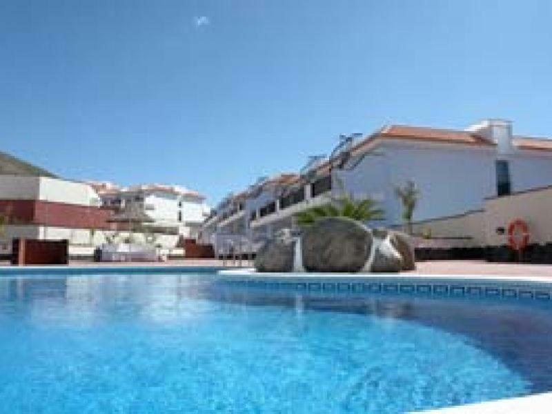 One-Bedroom Apartment,884127958:JPEG