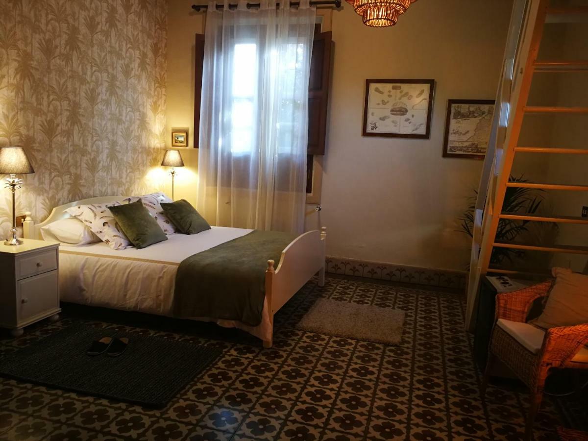 Two-Bedroom House,872151458:JPEG