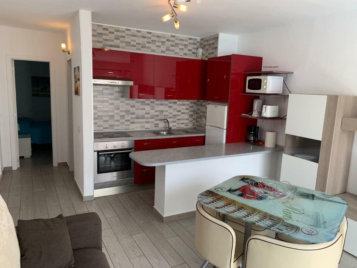 Apartment with Pool View,893601193:JPEG