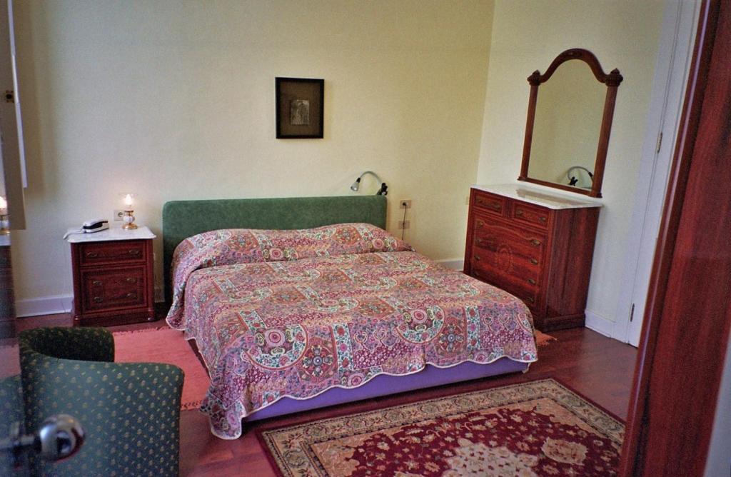 Double or Twin Room,11407895:JPEG