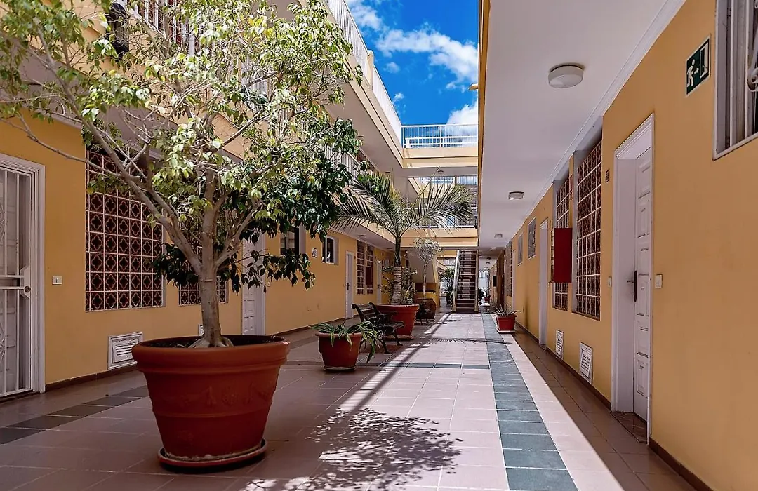 Apartamentos La Mar-1