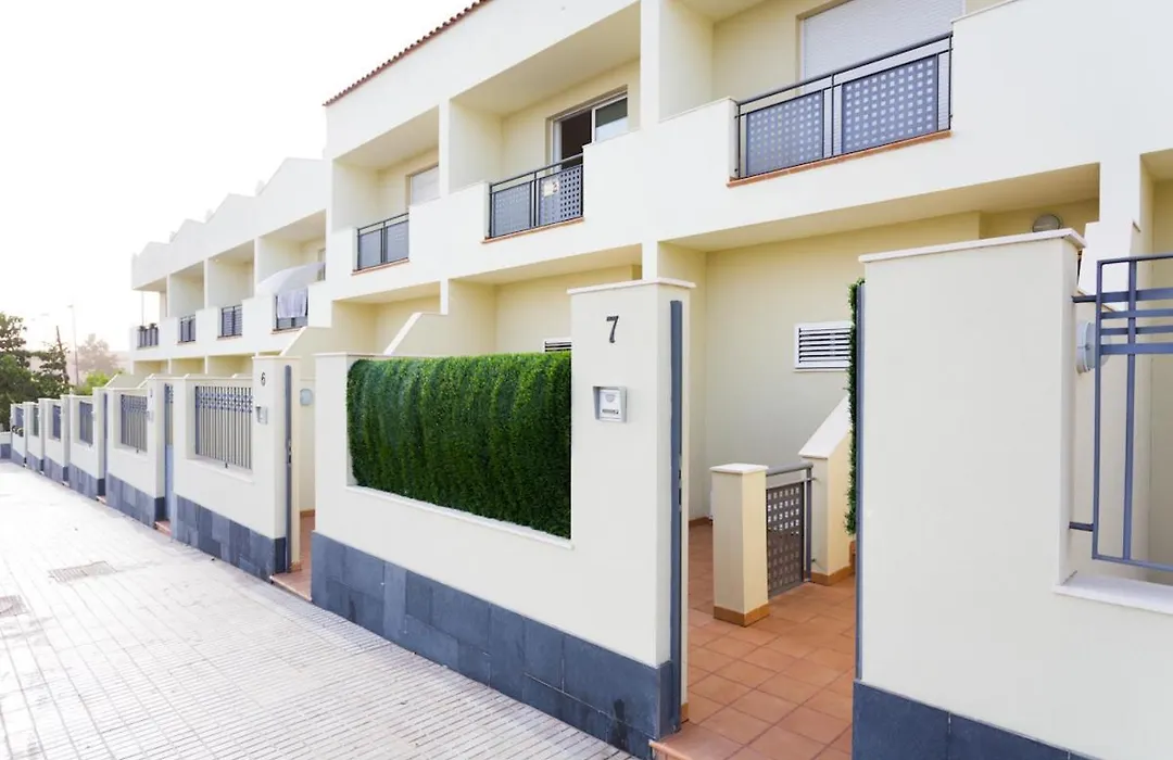 Oasis Fanabe Townhouse-1