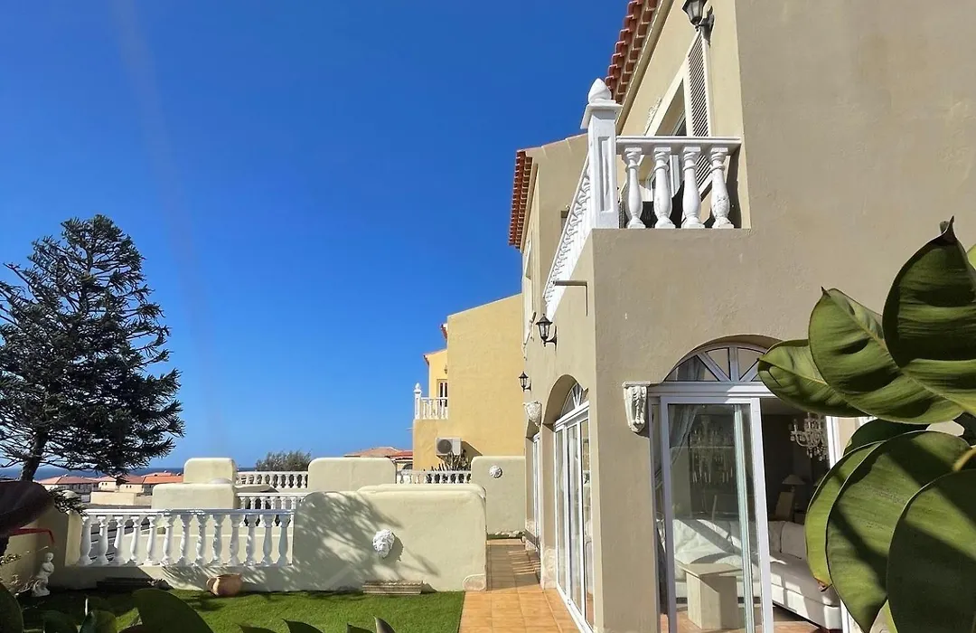Villa - Sleeps 4 - Jacuzzi - Garden - Pet Friendly-1