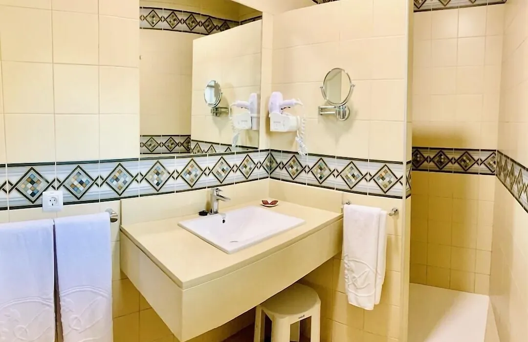 Apartamentos Ambassador-1