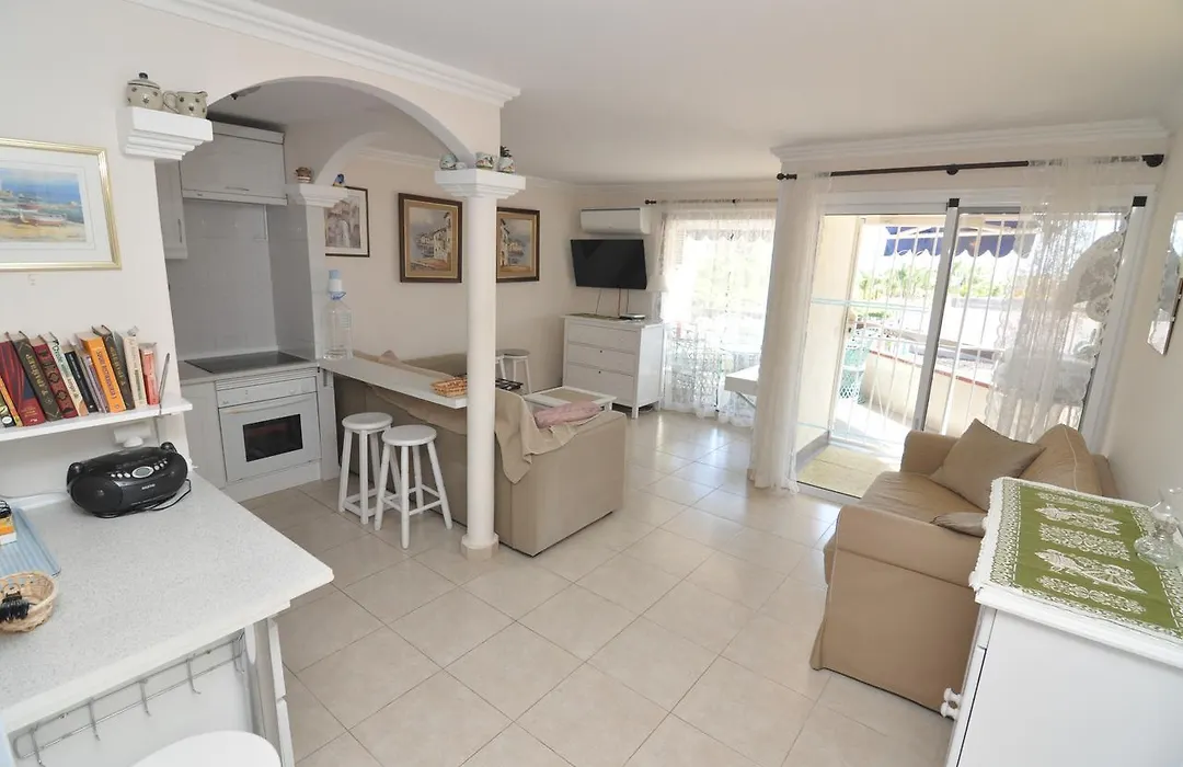 Apartment In Las Plataneras-1