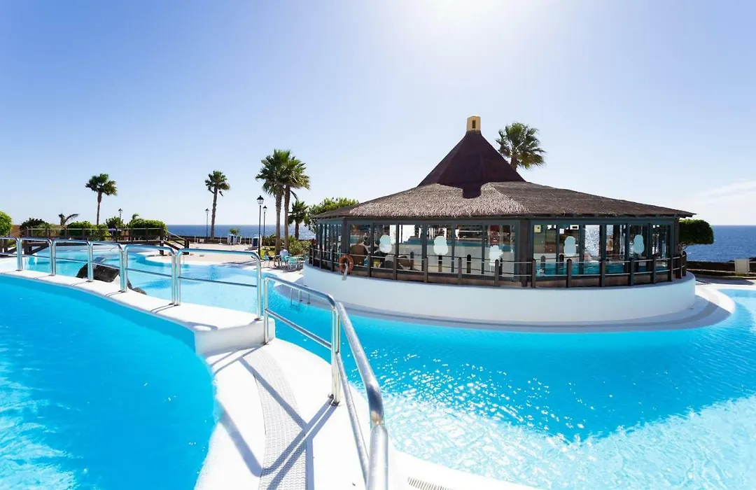 Rocas del Mar Apartment-1