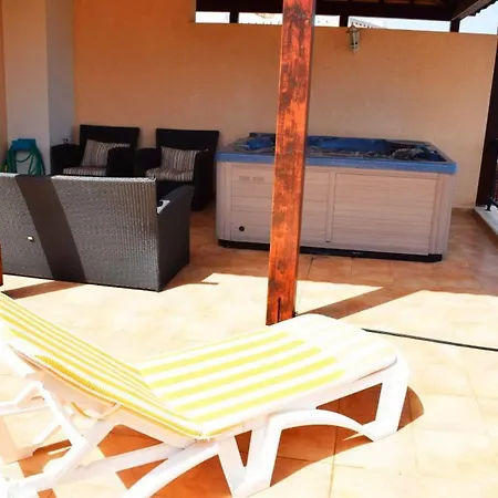 Luxurious Townhouse In Los Cristianos-3