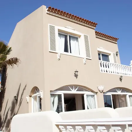 Villa - Sleeps 4 - Jacuzzi - Garden - Pet Friendly-2