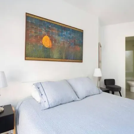 Modern Seafront Flat With A Private Garage-3