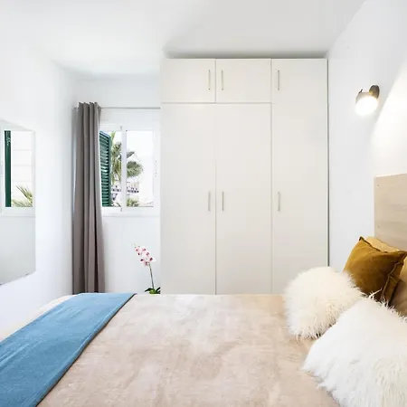 Black Cat Surf House 1 C-2