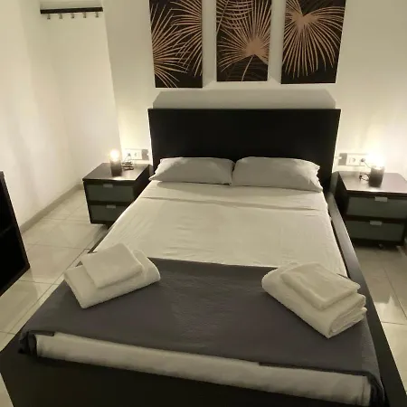 Comfort Room Aire Conditioner In Apartment Shared In Playa Las Vistas Los Cristianos Habitaciones, Stanza-3