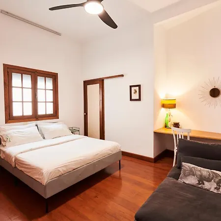 Larita'S House-2