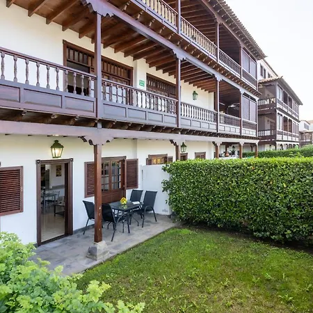 Apartment With Private Garden-3