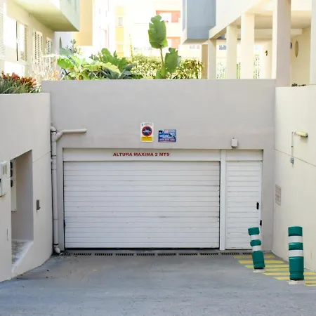 Blue Waves - Free Parking-3
