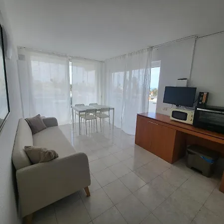 Cozy Apartment Near The Beach-2