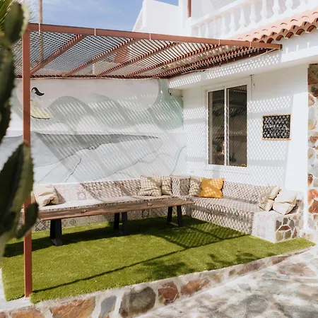 Endless Summer Hostel (Adults Only)-3