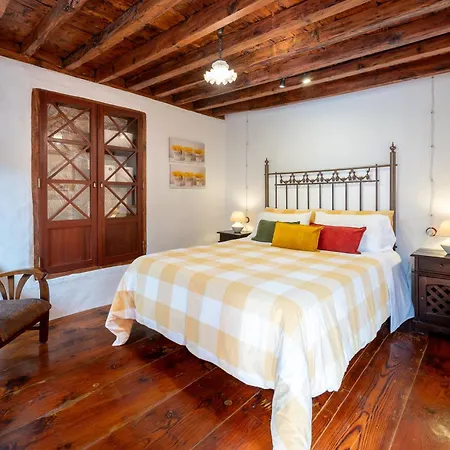 Home2Book La Casita Del Muelle-2