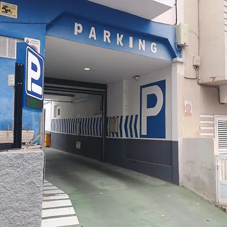 Casa Dona Carmela Guesthouse - Parking Included (Adults Only)-3
