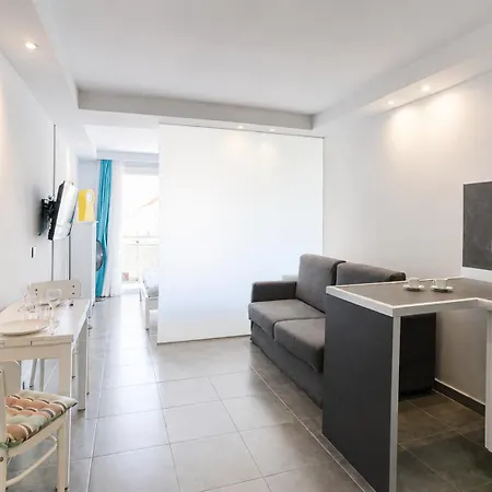 Iriarte 52 Apartments-2