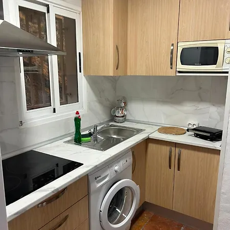 Apto Boca Cangrejo Netflix,Parking,Aire Acondicionado Y Rent Car-3
