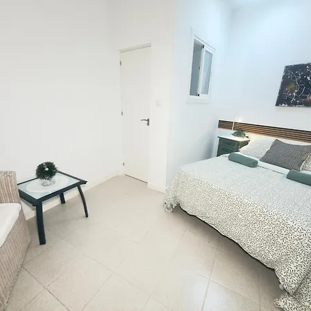 Habitaciones en Pisos compartidos cerca al Mar!-3