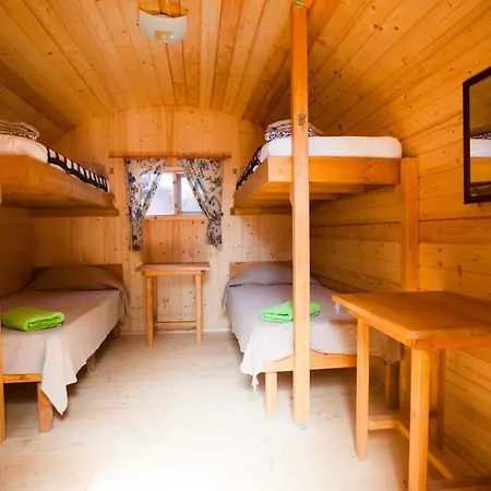 Eco-Wooden Houses Camping Montana Roja-2