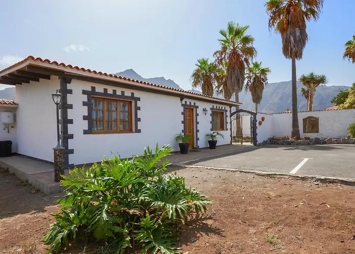Charming House In Buenavista Del Norte With Shared Pool con Piscina
